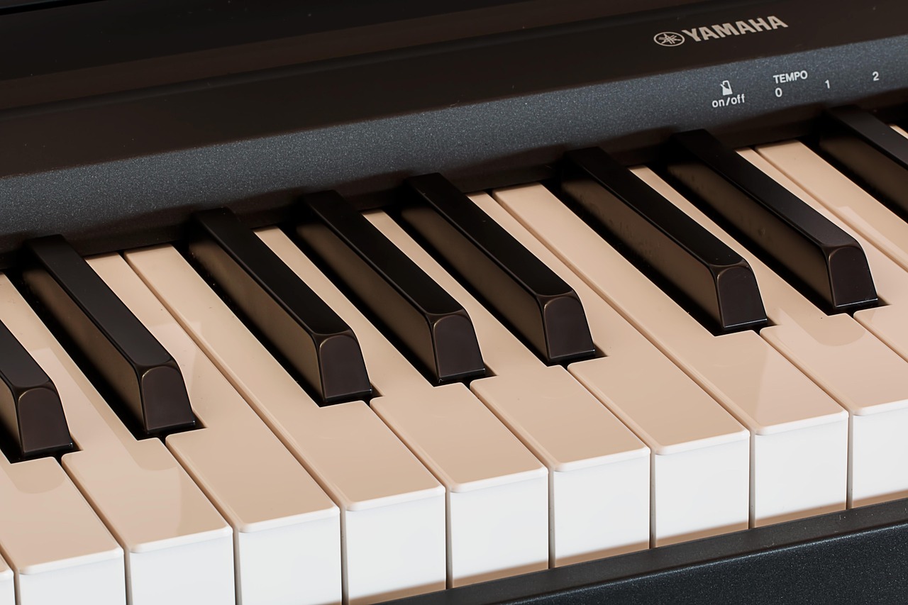 Клавиатура синтезатора Yamaha